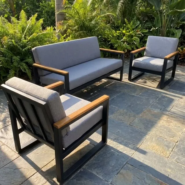 Juego de sillones de diseño industrial publicado por EV en Instagram